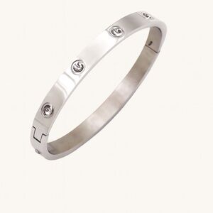 Chic Silver Bracelet